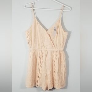 American Eagle NWT Romper. V-Neck w/ Hook for Extra Coverage. Lined. Size XS.